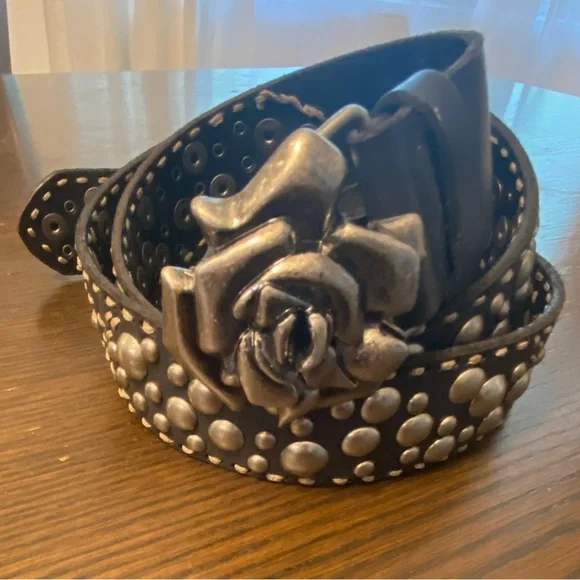 Y2K RARE Betsey Johnson Black & Silver Studded Rose Leather Belt Size Medium - Picture 1 of 8